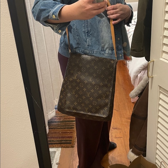 Louis Vuitton Dark Brown Monogram Messenger Bag - Picture 3 of 16